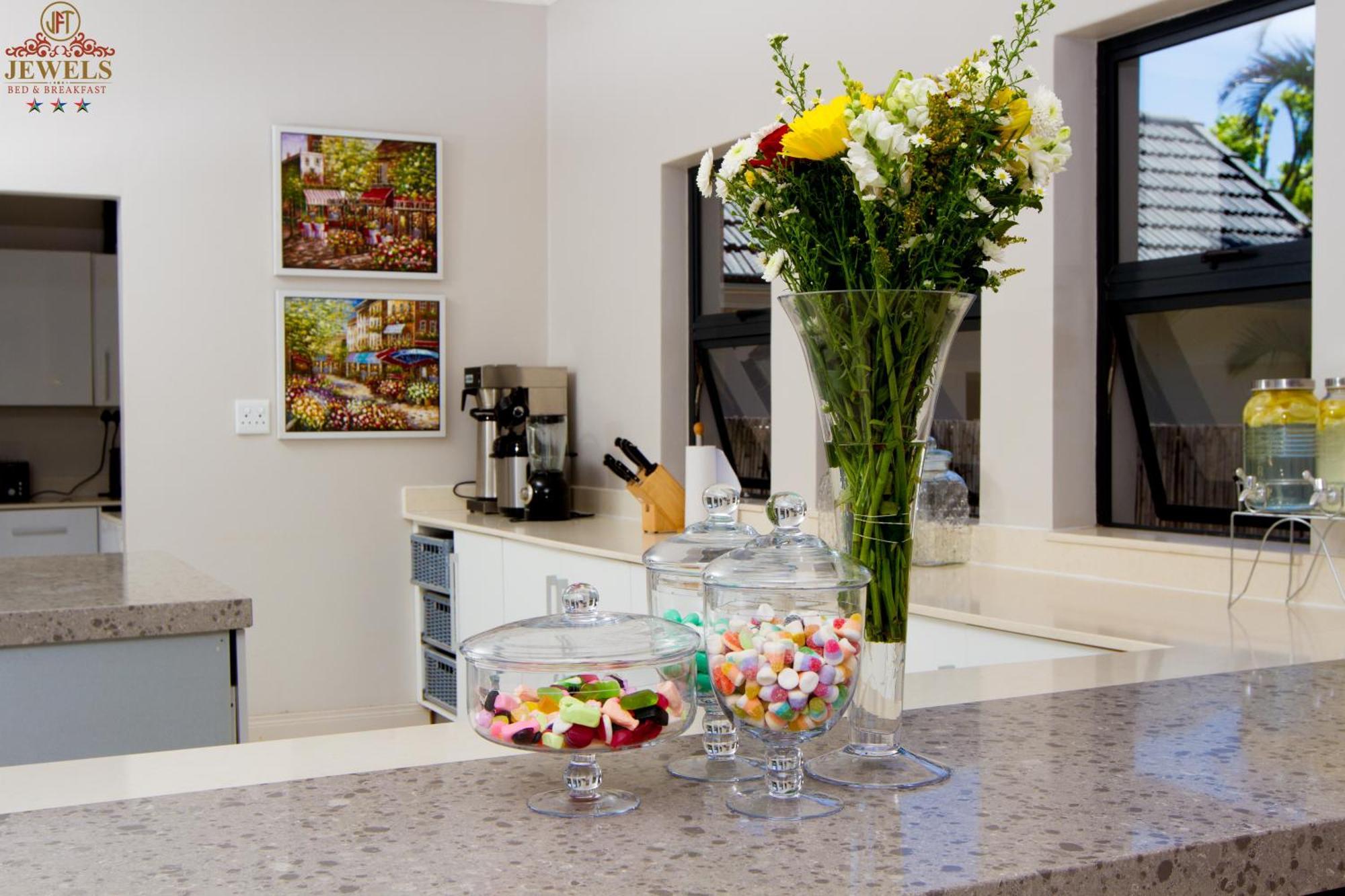 Jft Jewels Guest House Източен Лондон Екстериор снимка