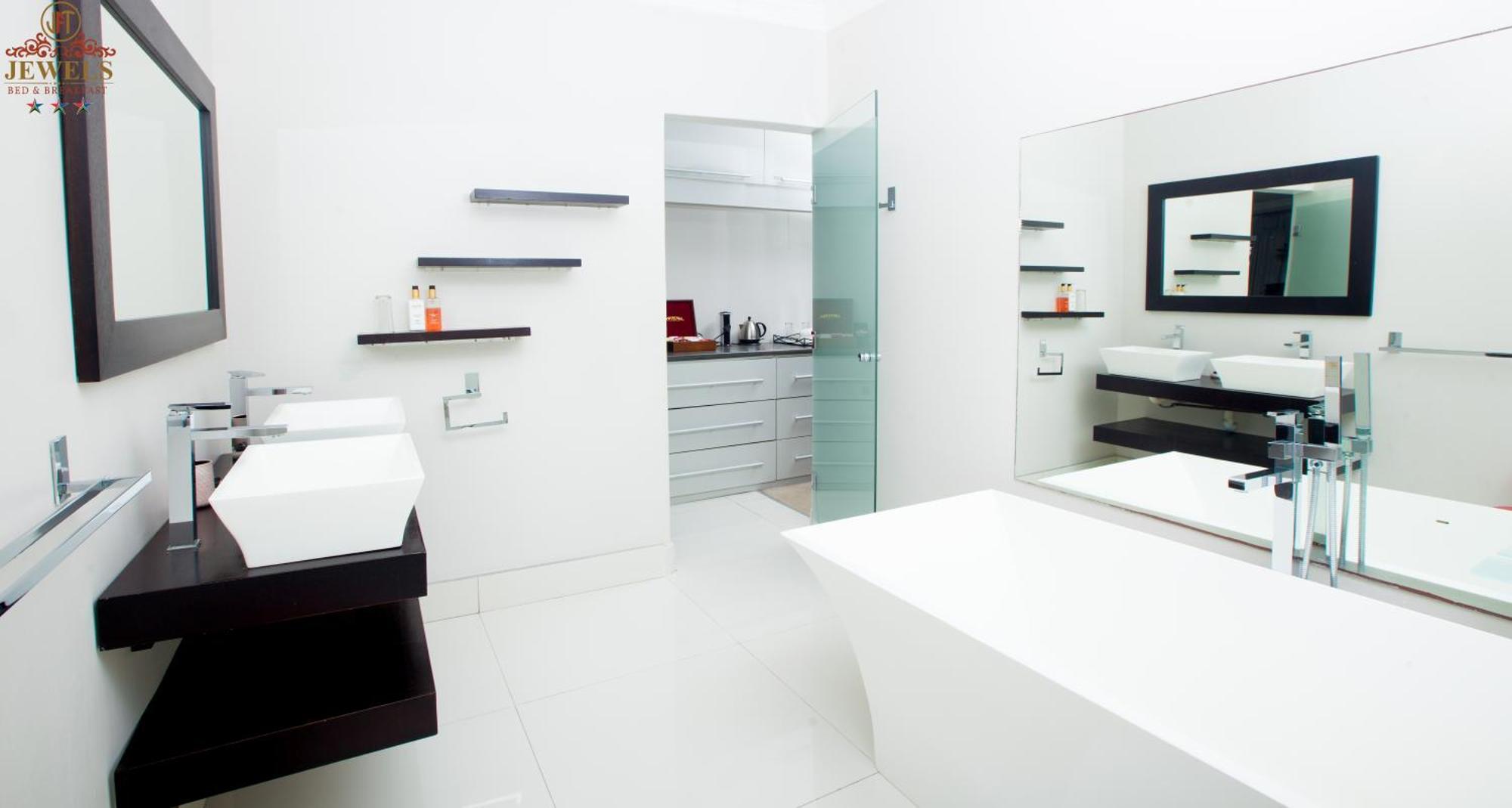 Jft Jewels Guest House Източен Лондон Екстериор снимка