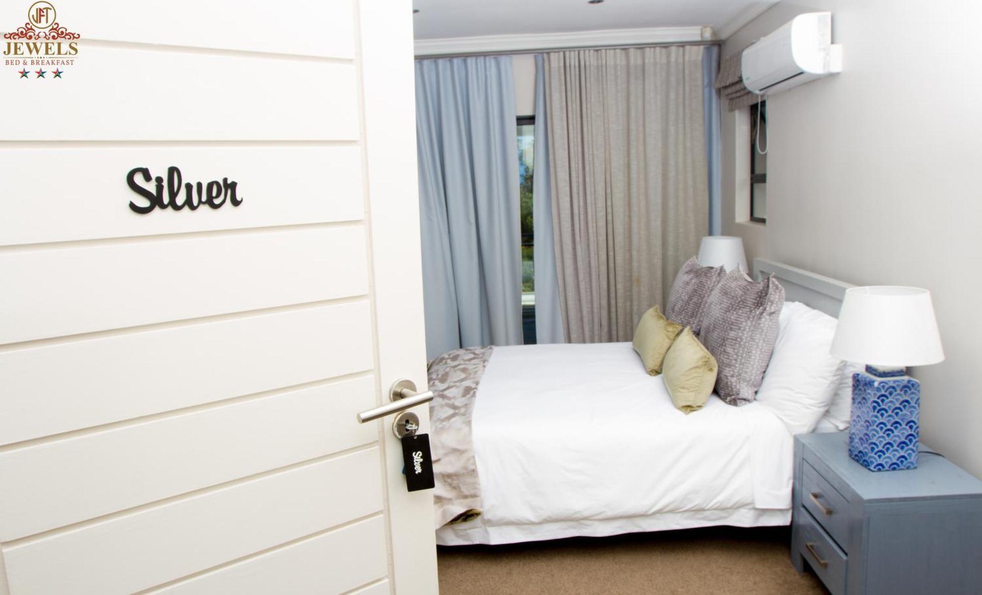 Jft Jewels Guest House Източен Лондон Екстериор снимка