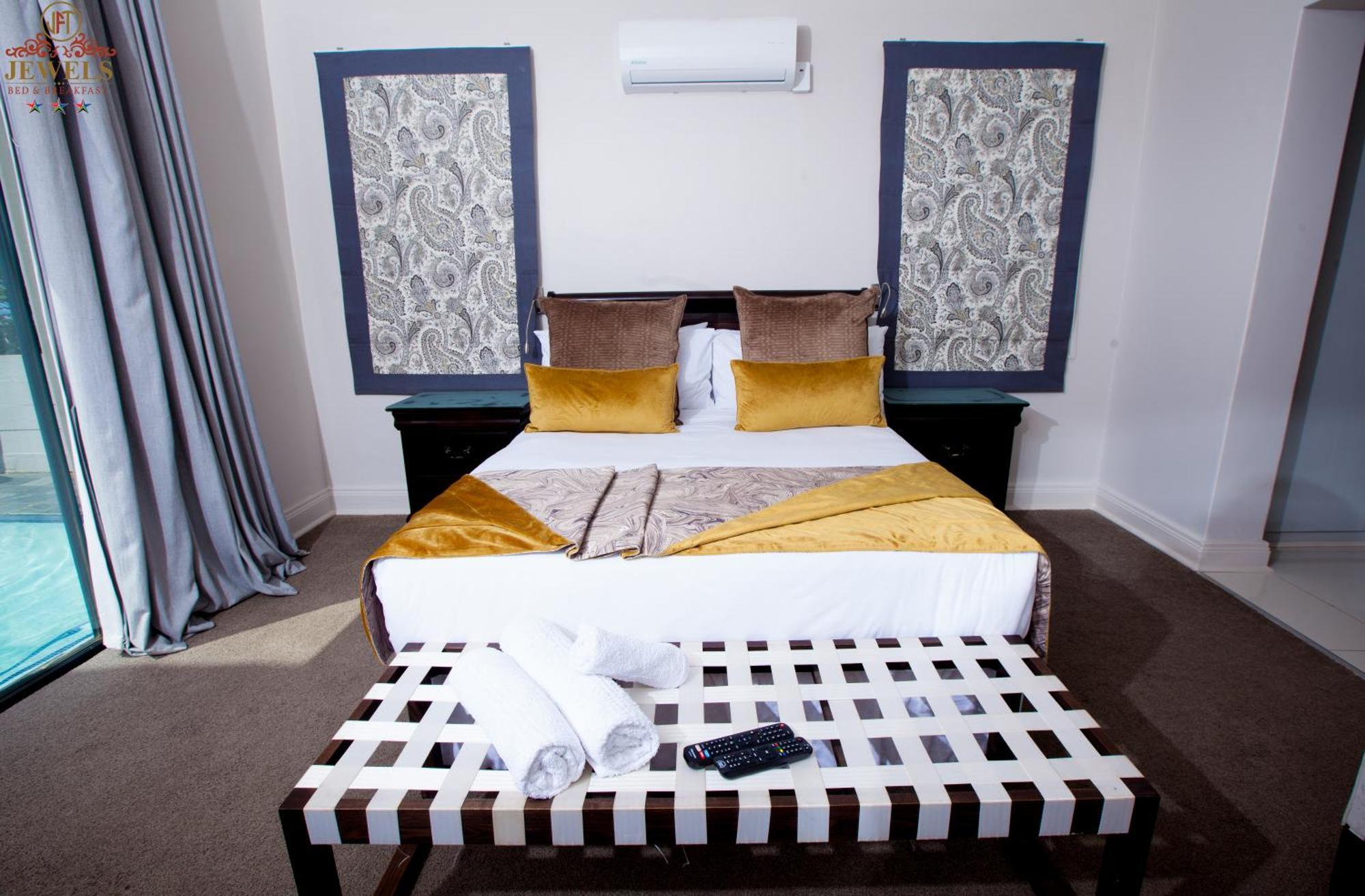Jft Jewels Guest House Източен Лондон Екстериор снимка