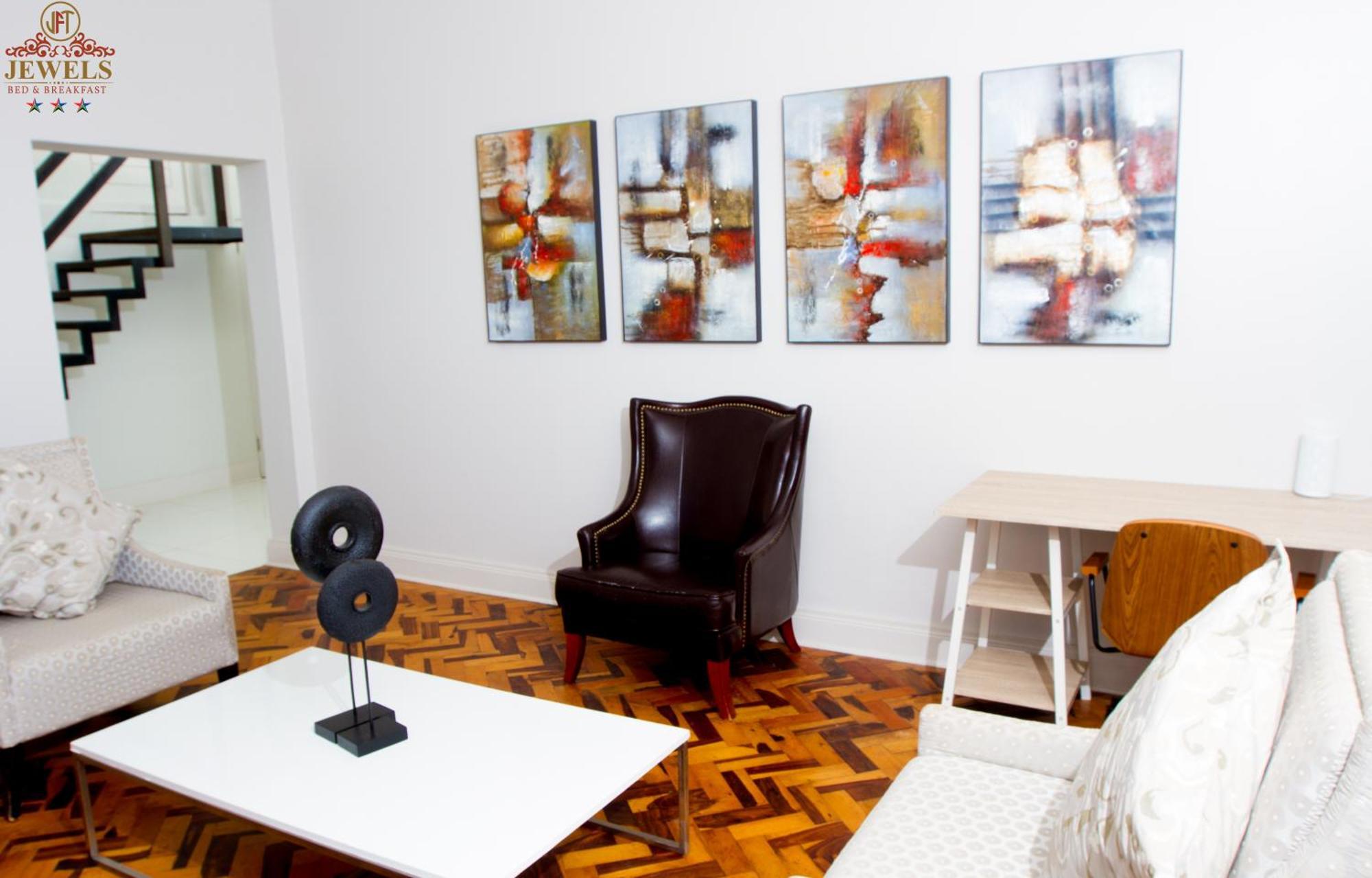 Jft Jewels Guest House Източен Лондон Екстериор снимка