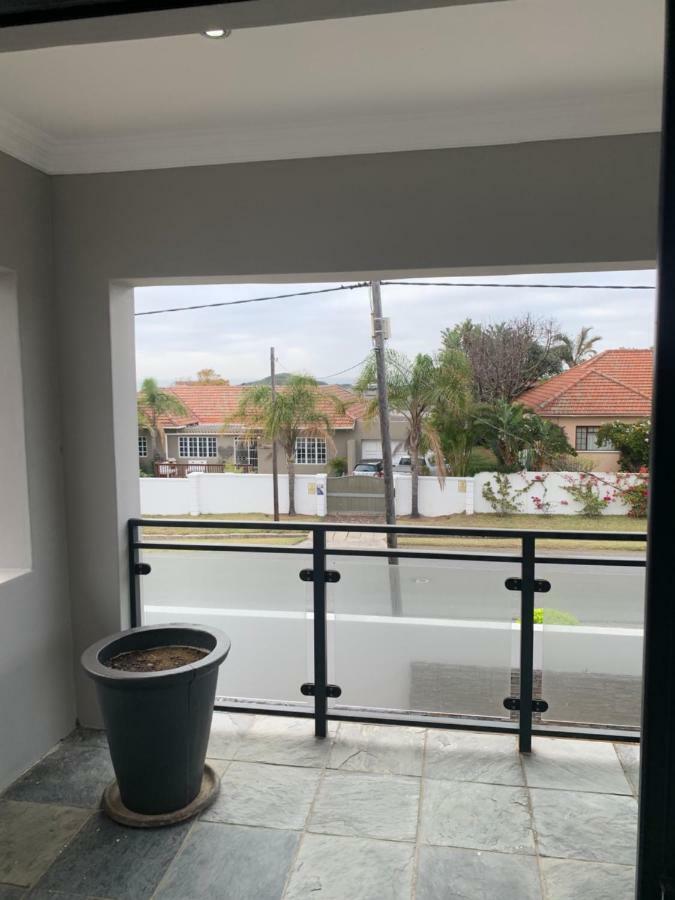 Jft Jewels Guest House Източен Лондон Екстериор снимка